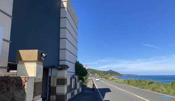 ホテルシルフ 鳥取白兎海岸の外観（鳥取市伏野・国道9号沿い・白兎海岸すぐのレジャーホテル）